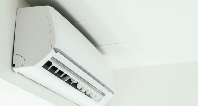 С 11 апреля полностью будет запрещена установка кондиционеры: их придется снять