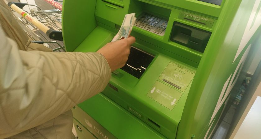 Снять деньги в банкомате больше не получится: новый закон вступает в силу с 17 мая