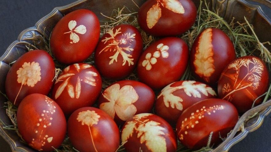 Секреты окрашивания пасхальных яиц: Как добиться красоты без химии
