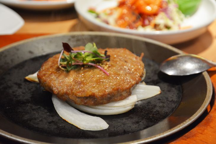 Как сделать котлеты из рыбы: рецепты второго, по которым изделия получаются нежными