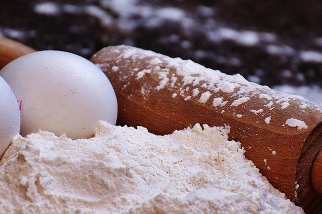 Ленивые пирожки с яйцом и зеленым луком: простой и вкусный рецепт для быстрого ужина