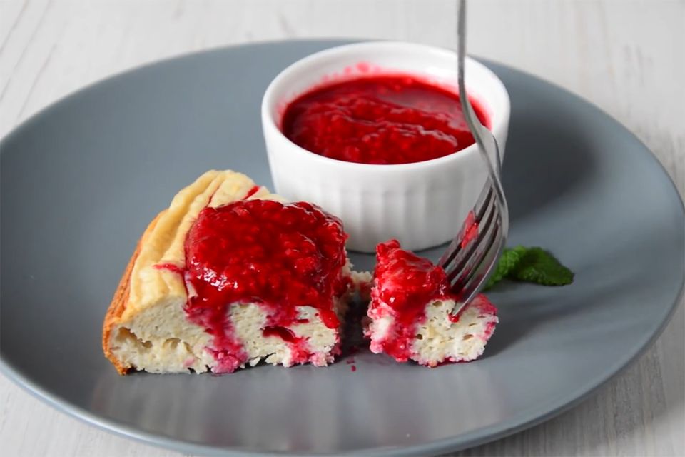 Легкая запеканка из творога: низкоуглеводное лакомство без сахара и муки