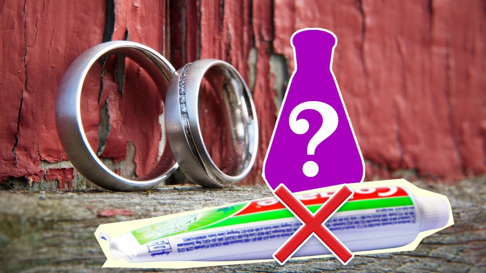 Забудьте о зубной пасте: серебряное кольцо снова ярко засияет с этим средством