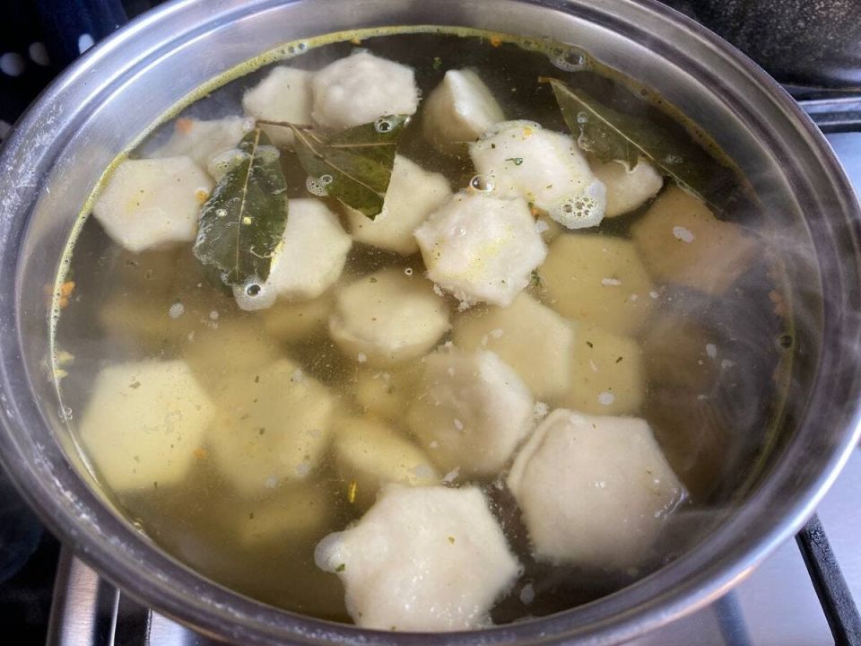 Как уксус может испортить ваши пельмени и сделать их жесткими