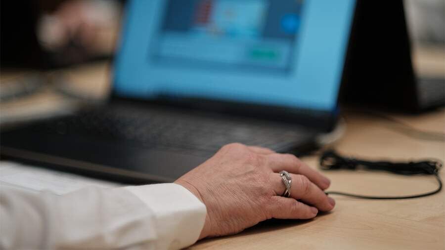 Пенсионерам напоминают о важности своевременных заявлений для получения поддержки