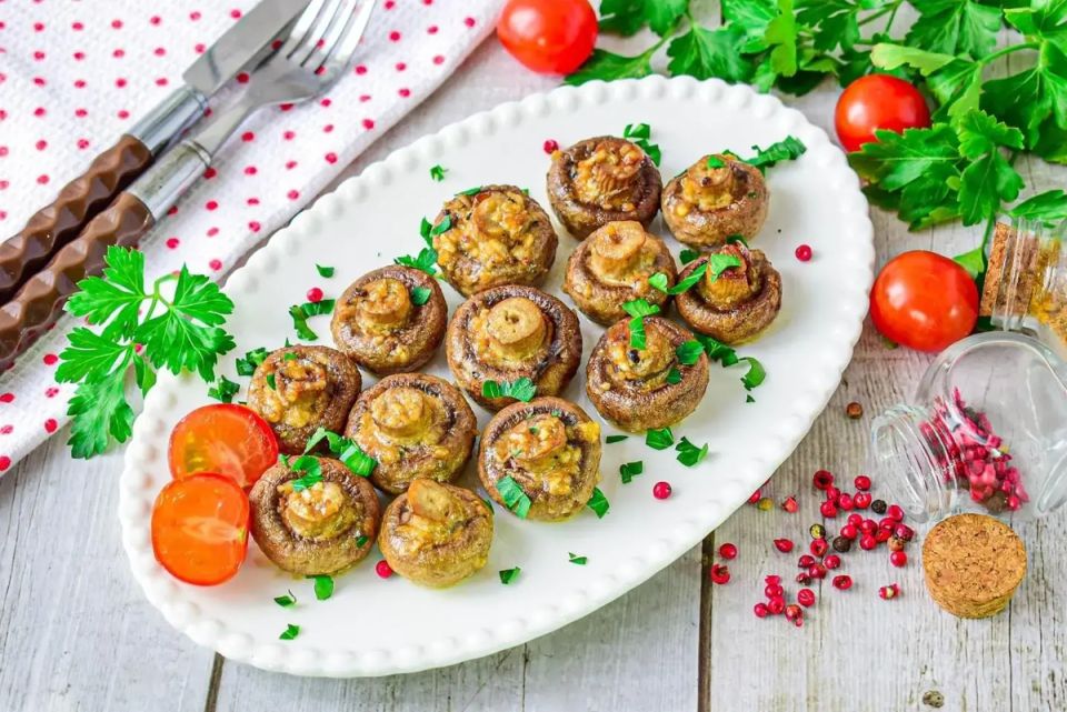 Запеченные шампиньоны: простой и вкусный рецепт для любой вечеринки