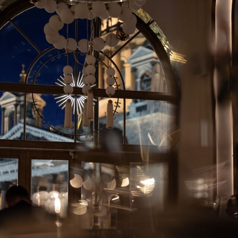 Французская атмосфера в сердце Петербурга: новое заведение, которое стоит посетить