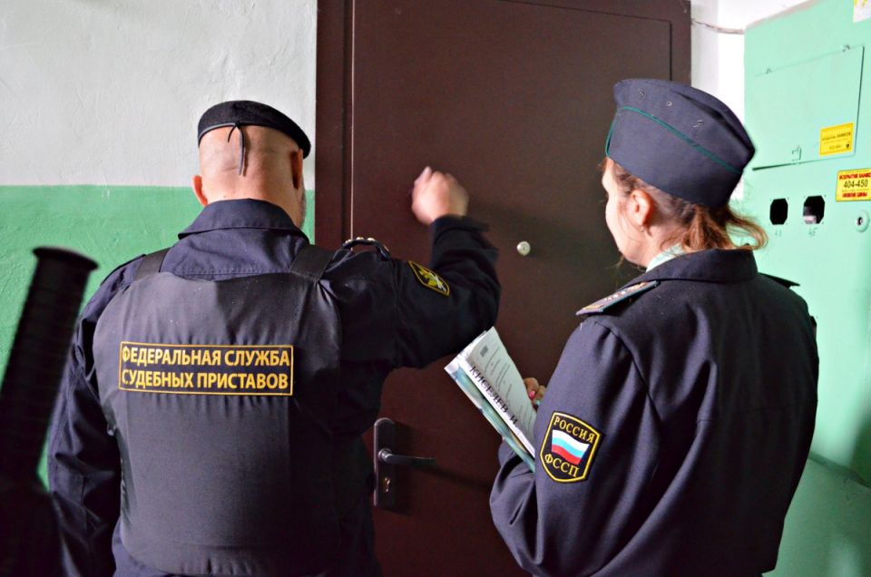 Обязанности и права: как правильно реагировать на визит судебных приставов