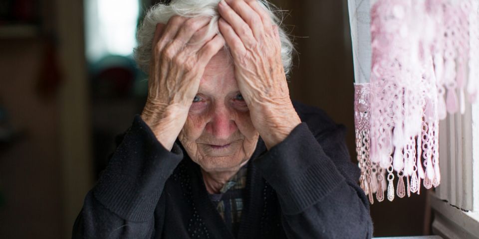 Почему современная молодежь отдаляется от пожилых родителей: взгляд на вечный конфликт поколений