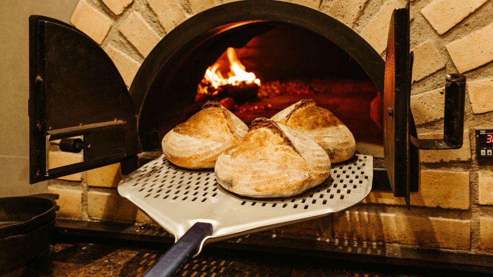 Даже самый черствый хлеб будет хрустеть, словно из печи: понадобится лист фольги