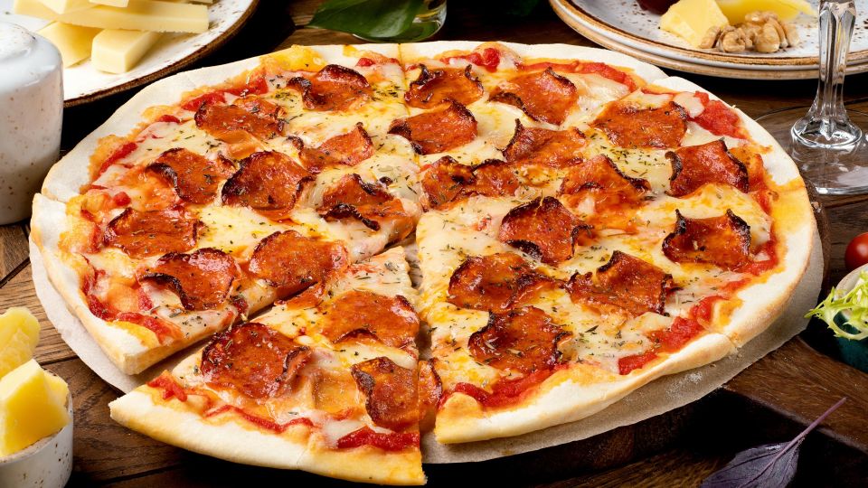 Приготовить тонкое и хрустящее тесто для пиццы проще пареной репы: рецепт от шеф-повара