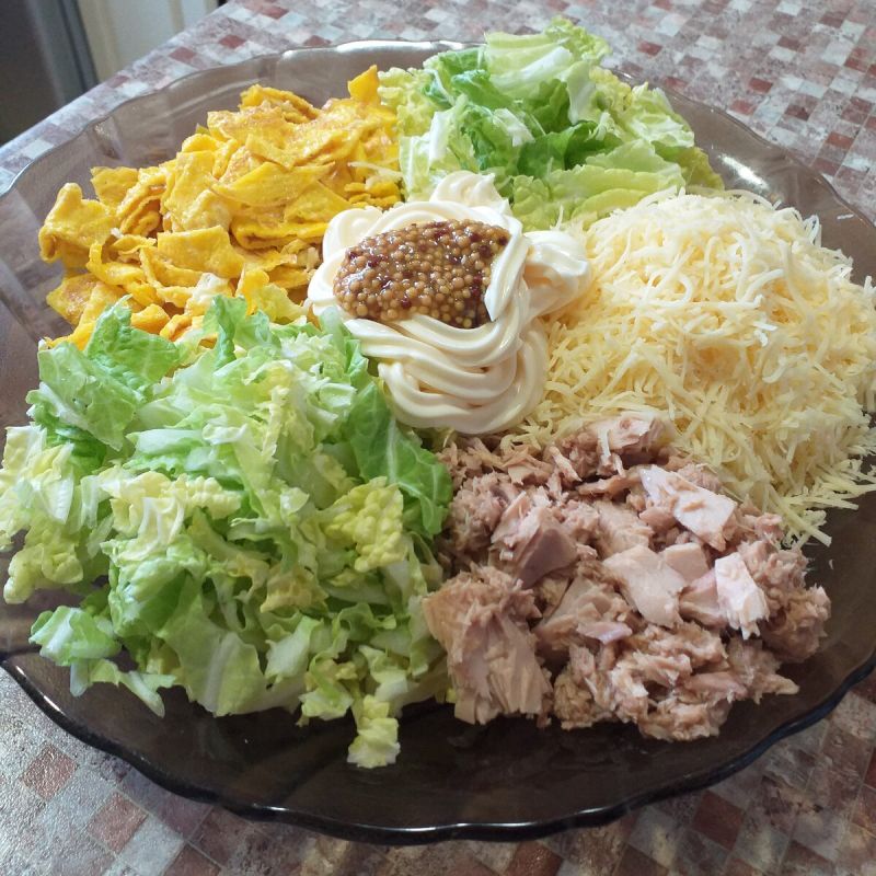 Лёгкий и Вкусный салат с тунцом и яичными блинчиками