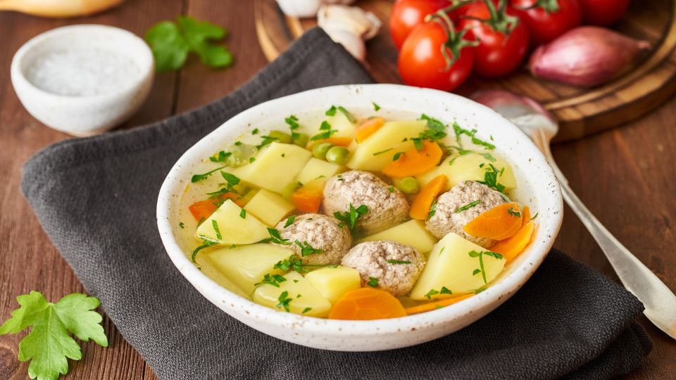 Суп с фрикадельками получится гораздо вкуснее: важно учесть 2 нюанса