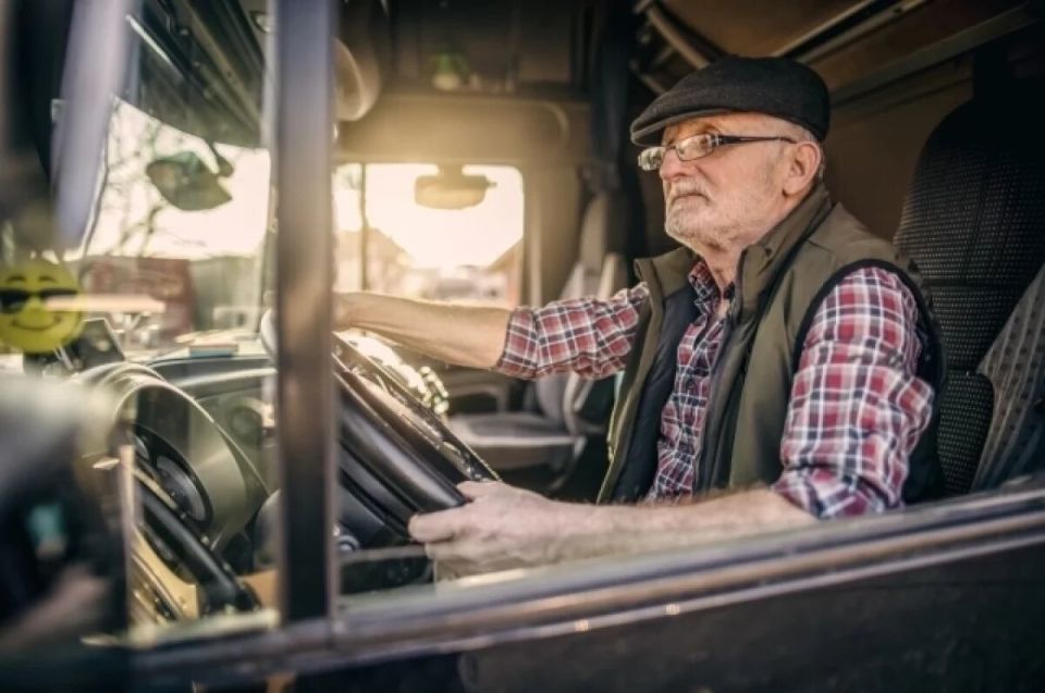 Работа после 50: самые перспективные вакансии для будущих пенсионеров в 2025 году