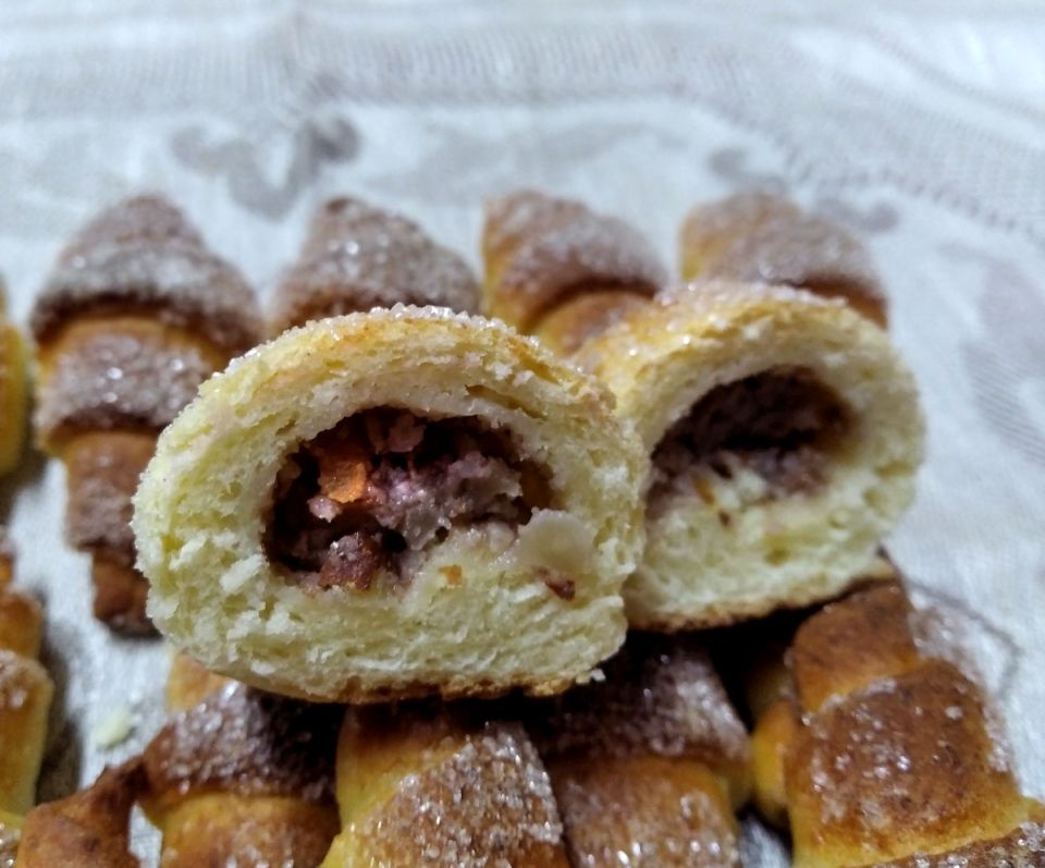Вдохновляющая выпечка: рогалики с начинкой из творога