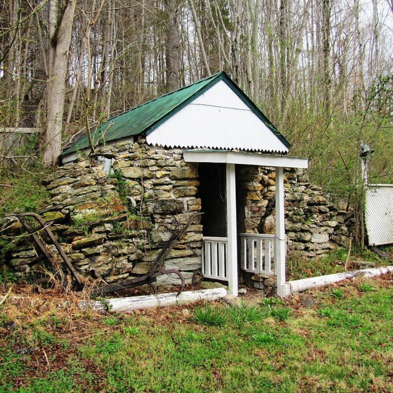 Зачем зимой проветривать погреб: ключевые преимущества для хранения продуктов