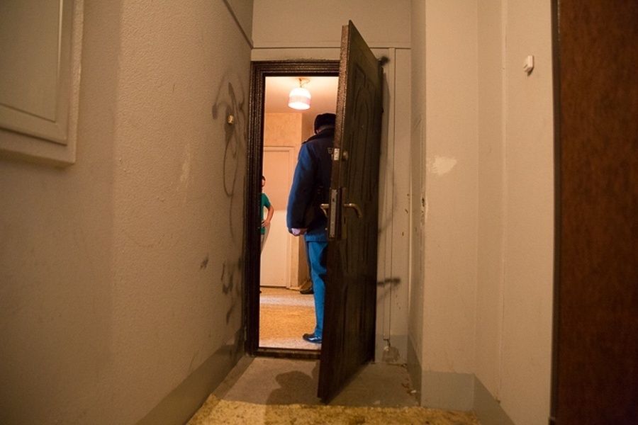 Загадочная продажа квартиры: арендаторы обманули владельца, и ситуация выходит из-под контроля