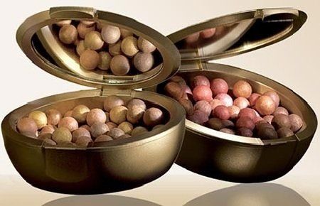 Румяна снова на пике популярности