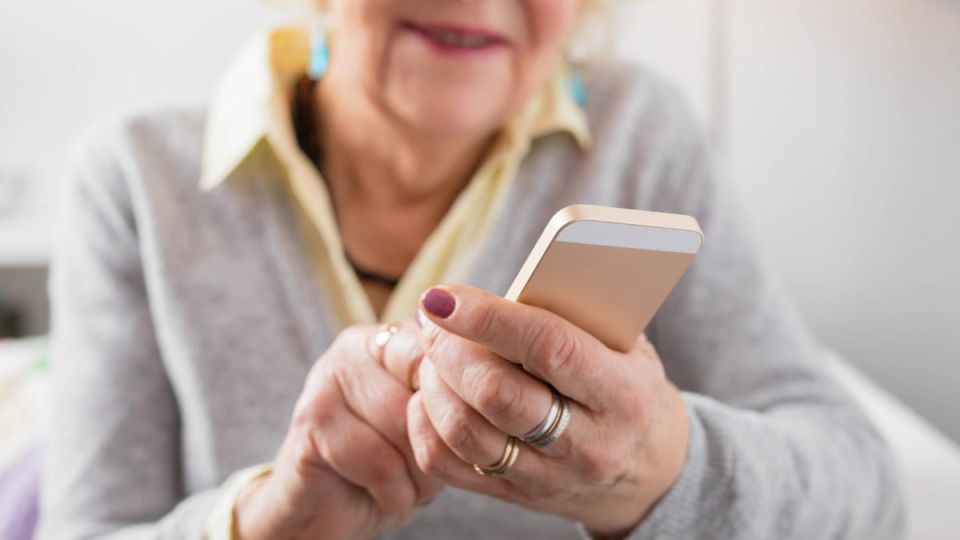 Как мошенники обманули пенсионерку: трагическая история о продаже квартиры