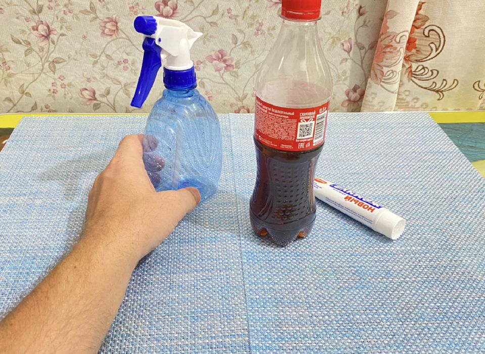 Эффективная уборка без лишних трат: простейшее чистящее средство на основе кока-колы и зубной пасты