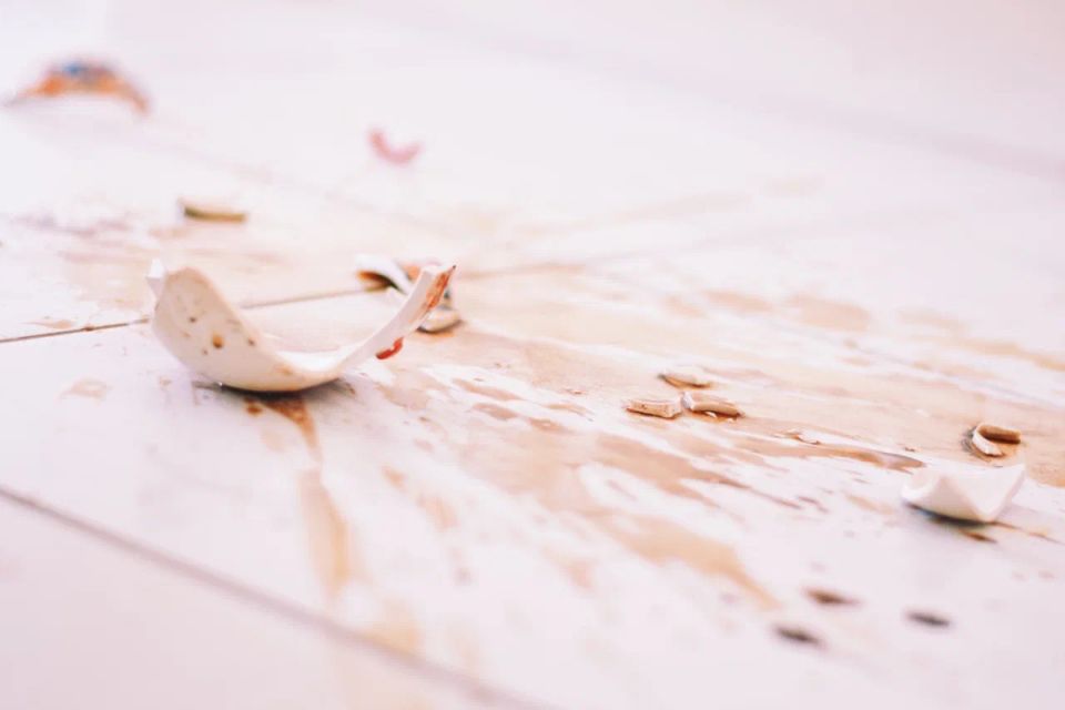 Когда быт становится вызовом: как предотвратить повреждения пола SPC