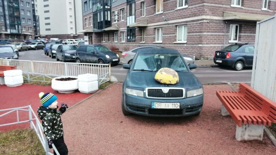 Парковка во дворе: как камеры могут обернуться штрафами до 7500 рублей