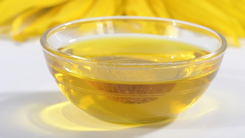 Испортится в два счета: не храните подсолнечное масло в этом месте