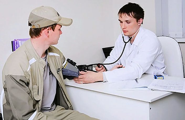 Как увеличить зарплату, проходя медосмотр в выходной? Узнайте все секреты!