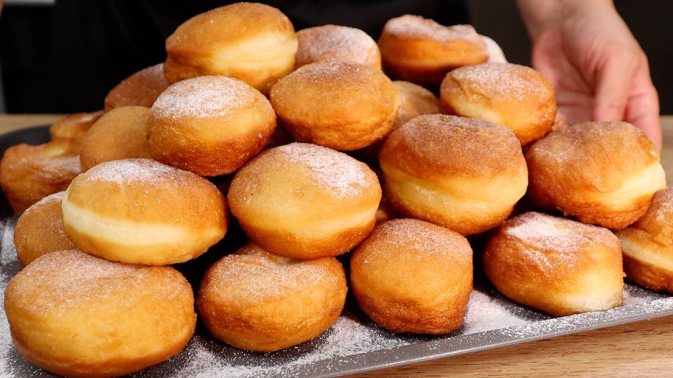 Пухлые пончики на сыворотке: секреты идеального теста
