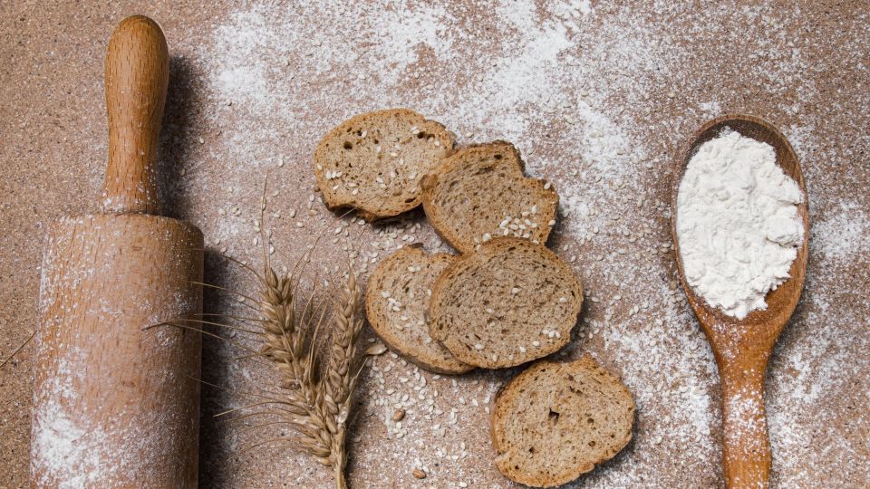 Летом хлеб точно не покроется плесенью целую неделю: вот где его лучше хранить