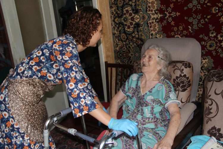 Новые правила ухода за пожилыми: что изменилось для опекунов в 2025 году