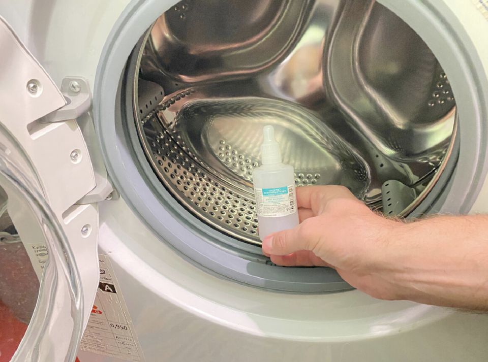 Как эффективно устранить запахи и загрязнения из стиральной машины всего одним средством
