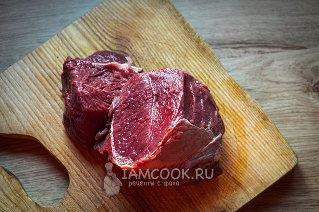 Гуляш, который покоряет сердца: рецепт нежного мяса в идеальной подливе