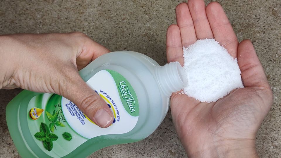 Непередаваемая чистота: удивительный рецепт уборочного средства с использованием соли и средства для мытья посуды