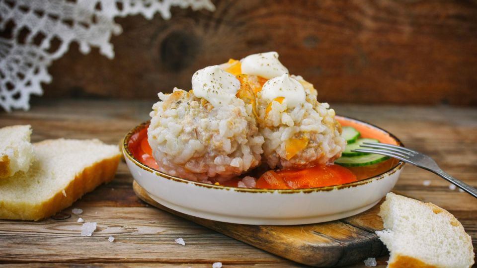 Мясные ёжики с рисом: ностальгия советской кухни на вашем столе
