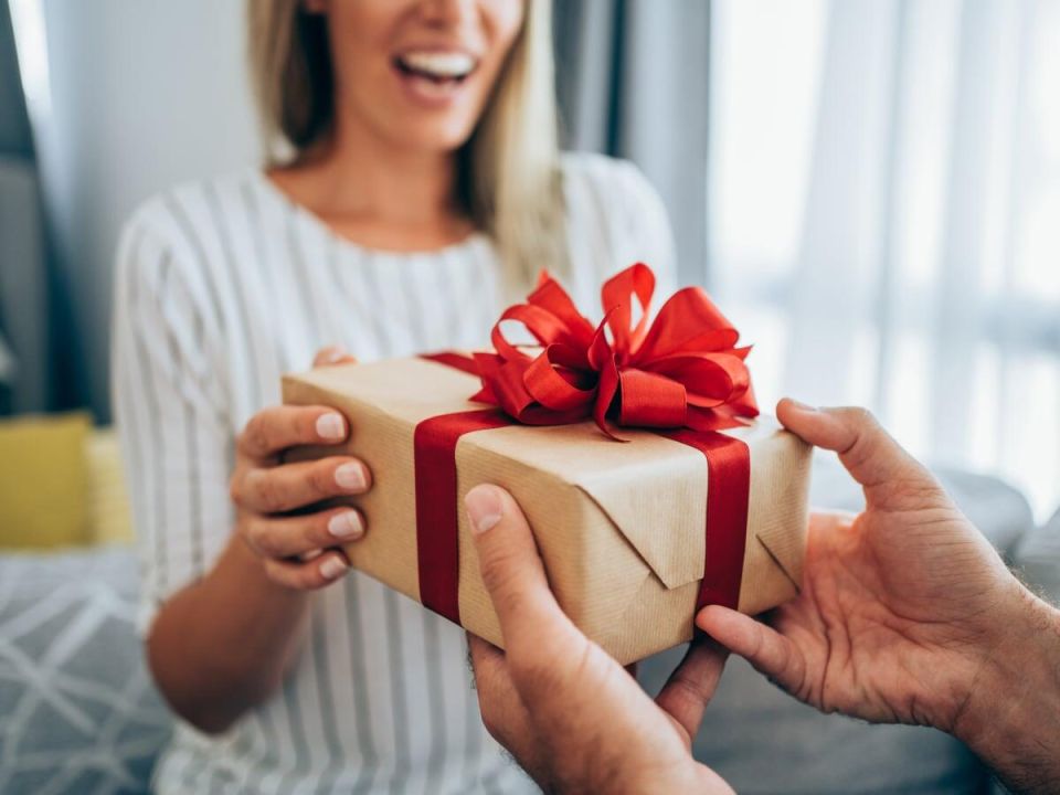 Подарки под юридическим прицелом: что нужно знать о своих правах