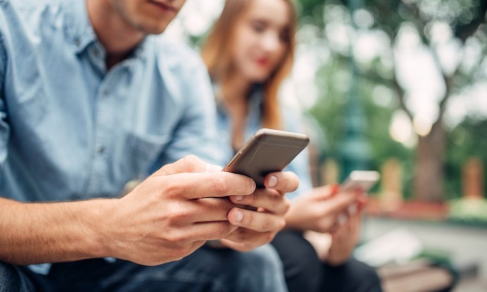 Операторы связи требуют регулирования 'белых списков' для повышения безопасности в интернете