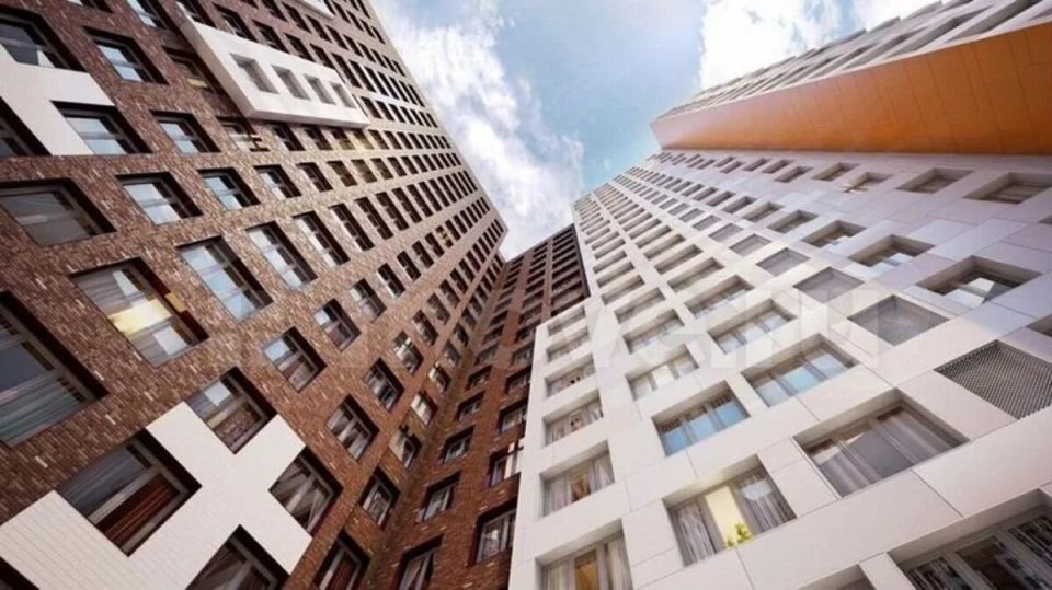 Когда солнце уходит: как одна женщина боролась за свет в своей квартире