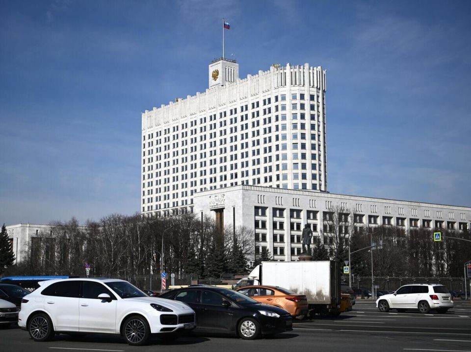 Чиновники больше не обязаны подавать ежегодные декларации: правительство одобряет новый подход