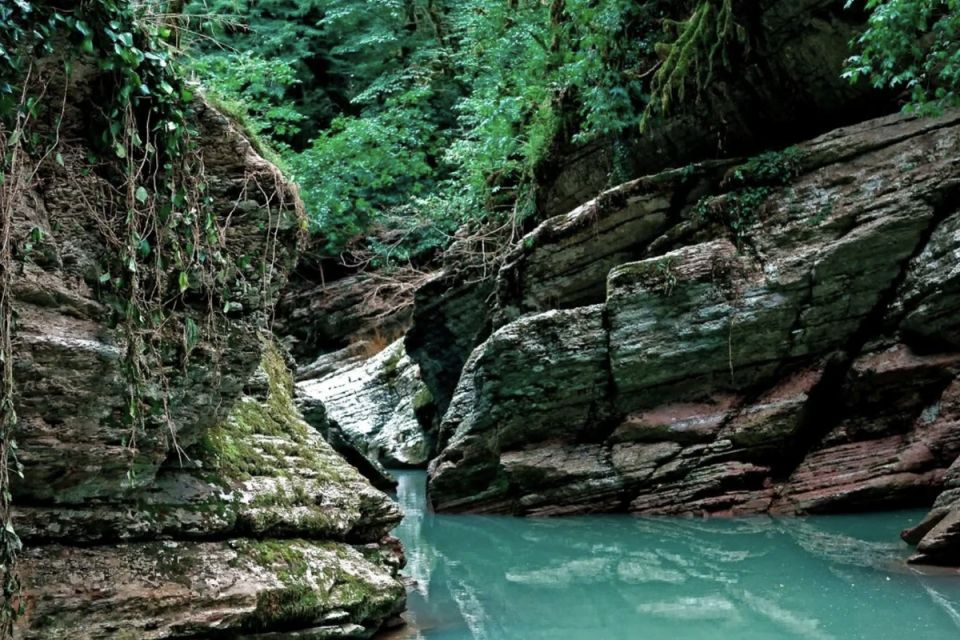 Каньон реки Псахо: удивительное место для прогулок и купания