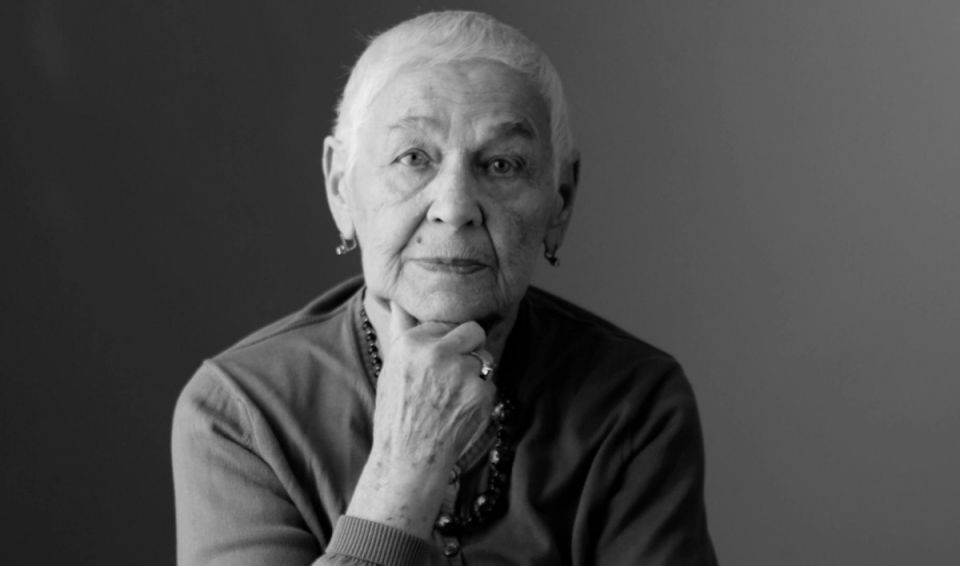 8 вещей, которые мудрой женщине стоит скрывать от всех, особенно в пожилом возрасте