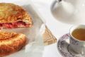 Вдохновляющий рецепты пирога с брусникой и яблоками