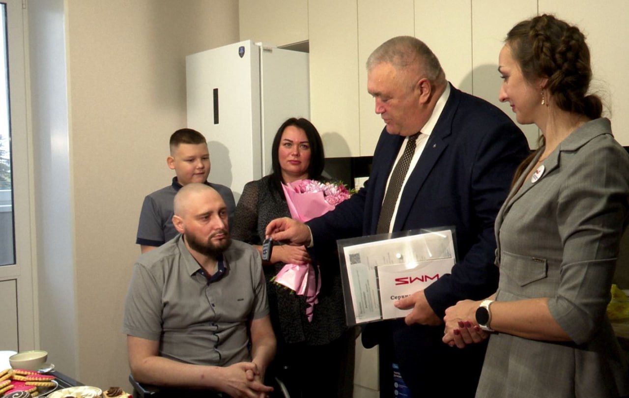 Орловчанину - ветерану СВО вручили ключи от автомобиля Орловчанину - ветерану СВО вручили ключи от автомобиля