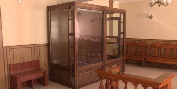 Орловчанин осужден на 4 года за истязание собственной дочери