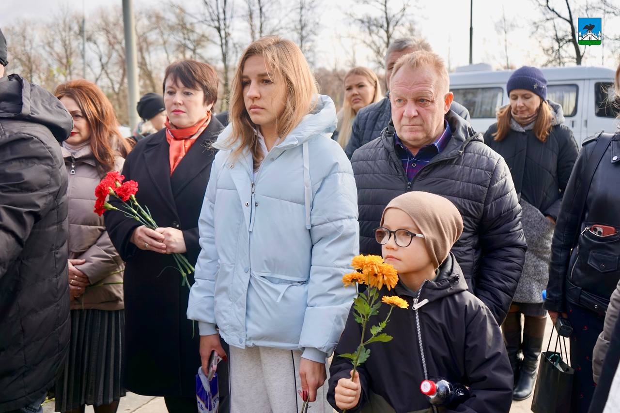 Забыть нельзя: в Орле почтили память жертв политических репрессий Забыть нельзя: в Орле почтили память жертв политических репрессий