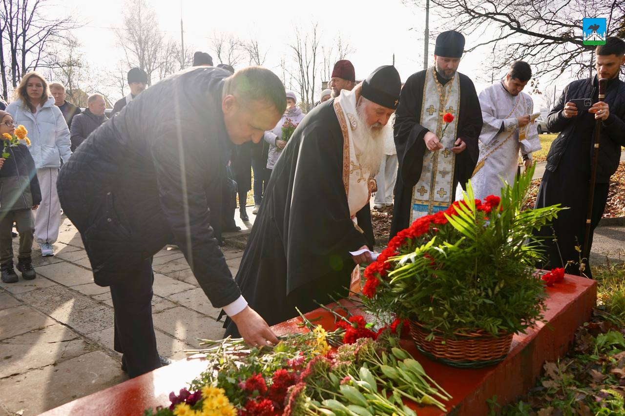 Забыть нельзя: в Орле почтили память жертв политических репрессий Забыть нельзя: в Орле почтили память жертв политических репрессий