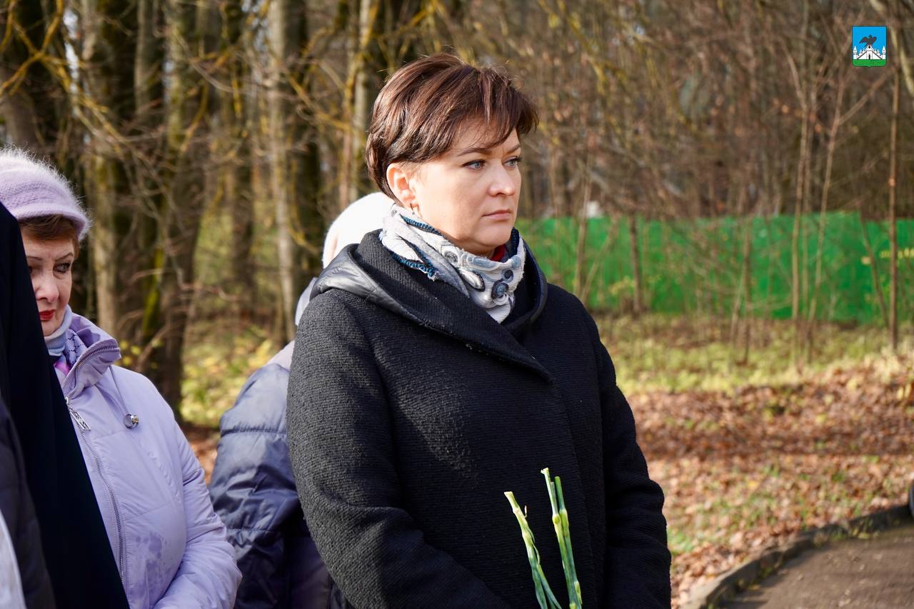 Забыть нельзя: в Орле почтили память жертв политических репрессий Забыть нельзя: в Орле почтили память жертв политических репрессий