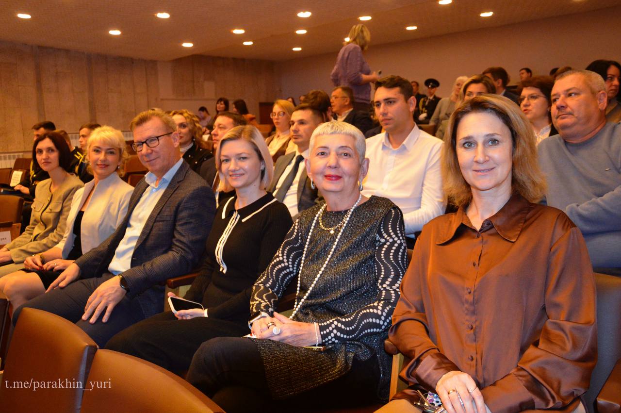 Юрий Парахин: Дорогие друзья! Для меня служение Орлу — не просто работа Юрий Парахин: Дорогие друзья! Для меня служение Орлу — не просто работа