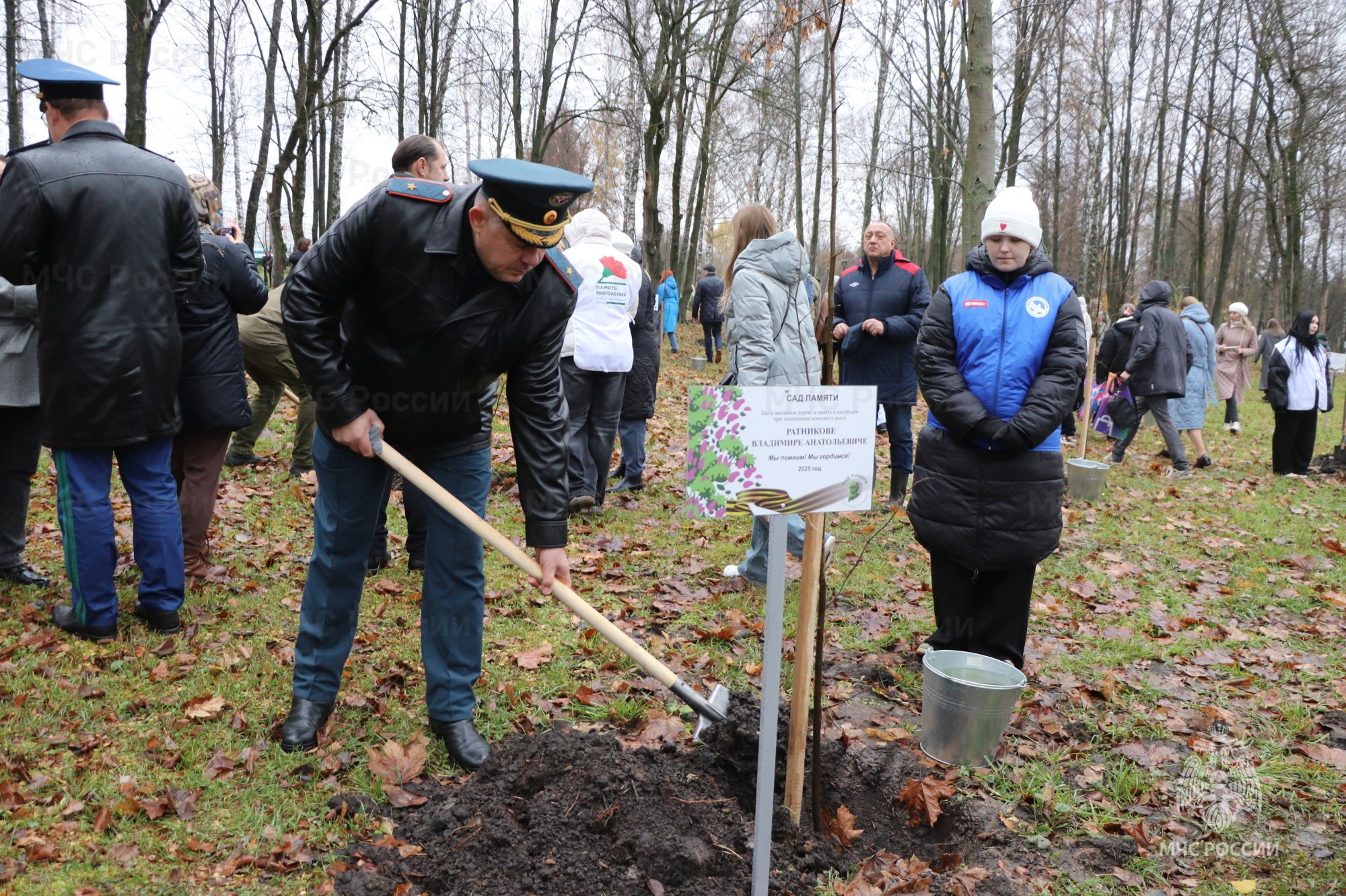 Участники акции «Сад памяти» увековечили память героев СВО Участники акции «Сад памяти» увековечили память героев СВО