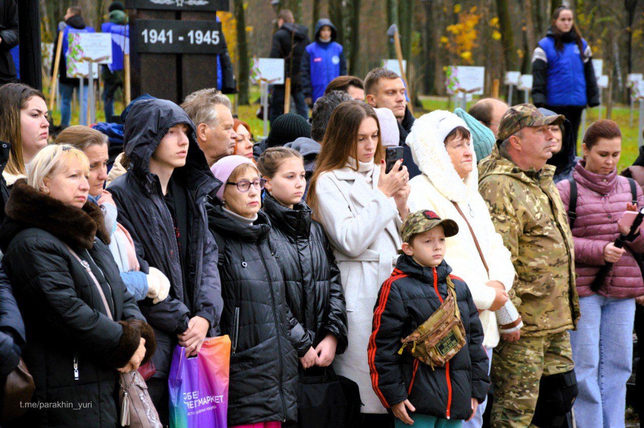 Юрий Парахин: Сегодня в парке Победы появилось 97 новых лип Юрий Парахин: Сегодня в парке Победы появилось 97 новых лип